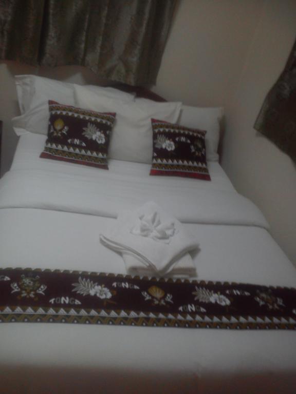 Malau Lodge Nuku'alofa Exteriör bild