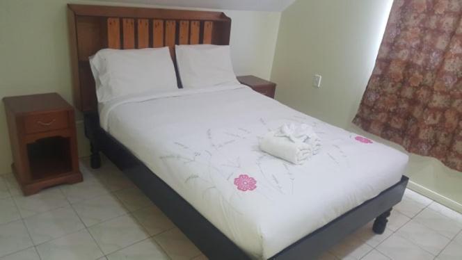 Malau Lodge Nuku'alofa Exteriör bild