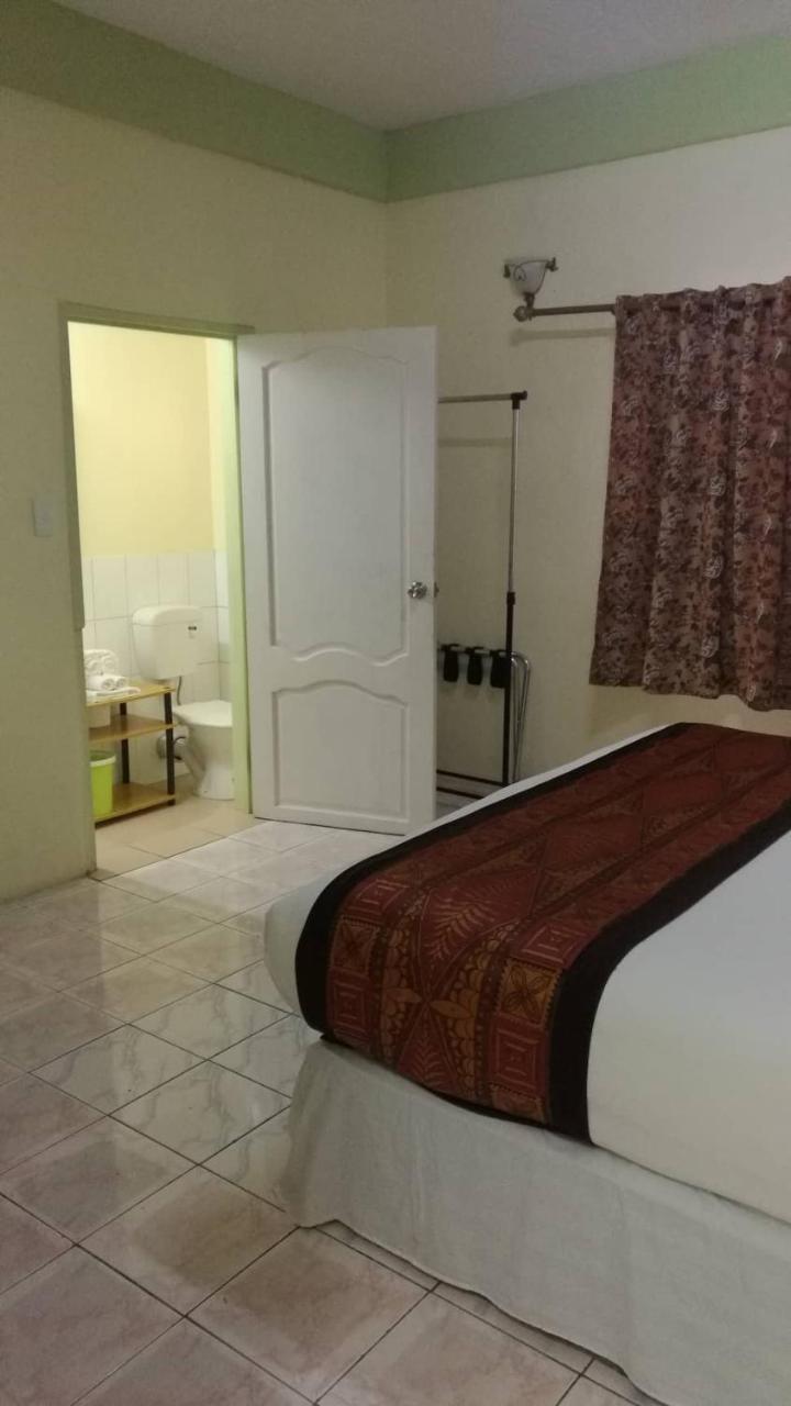Malau Lodge Nuku'alofa Exteriör bild