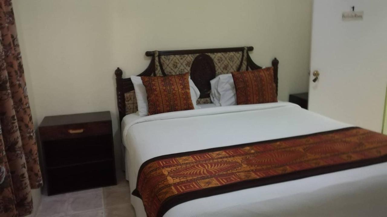 Malau Lodge Nuku'alofa Exteriör bild