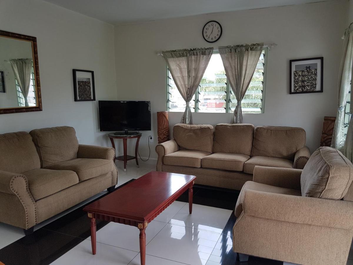 Malau Lodge Nuku'alofa Exteriör bild